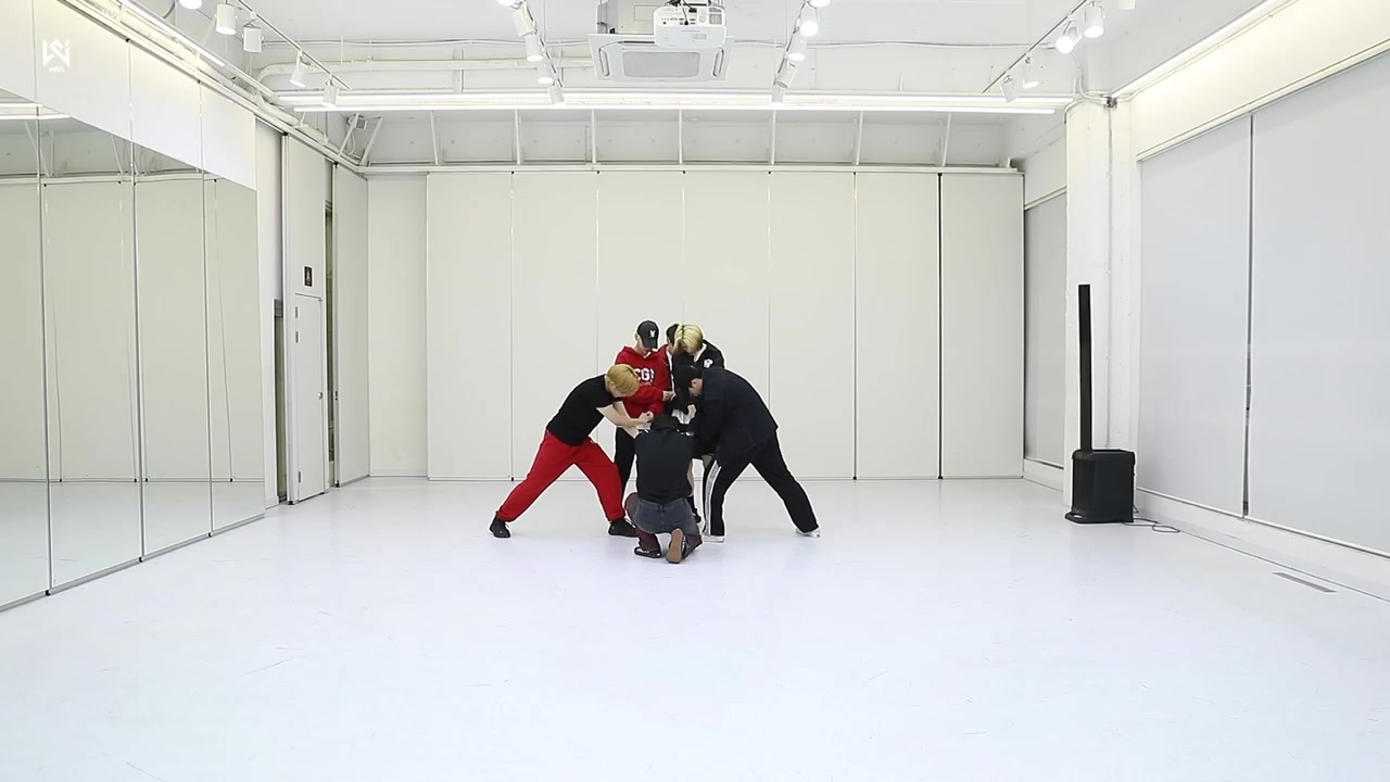 [VIDEO] 위아이(WEi) 'Super Bumpy' Dance Practice Video https://youtu.be/q ...