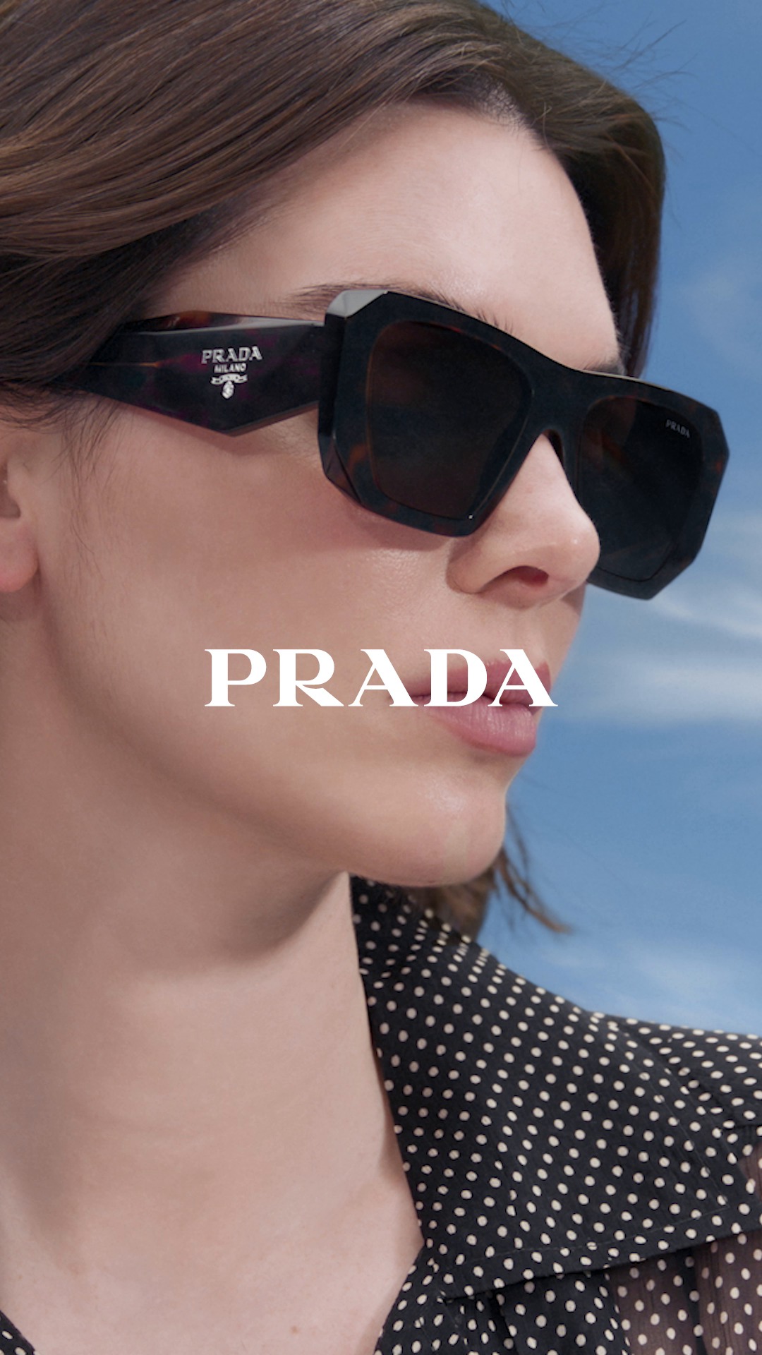 Step into the summer spirit through the bold lines and