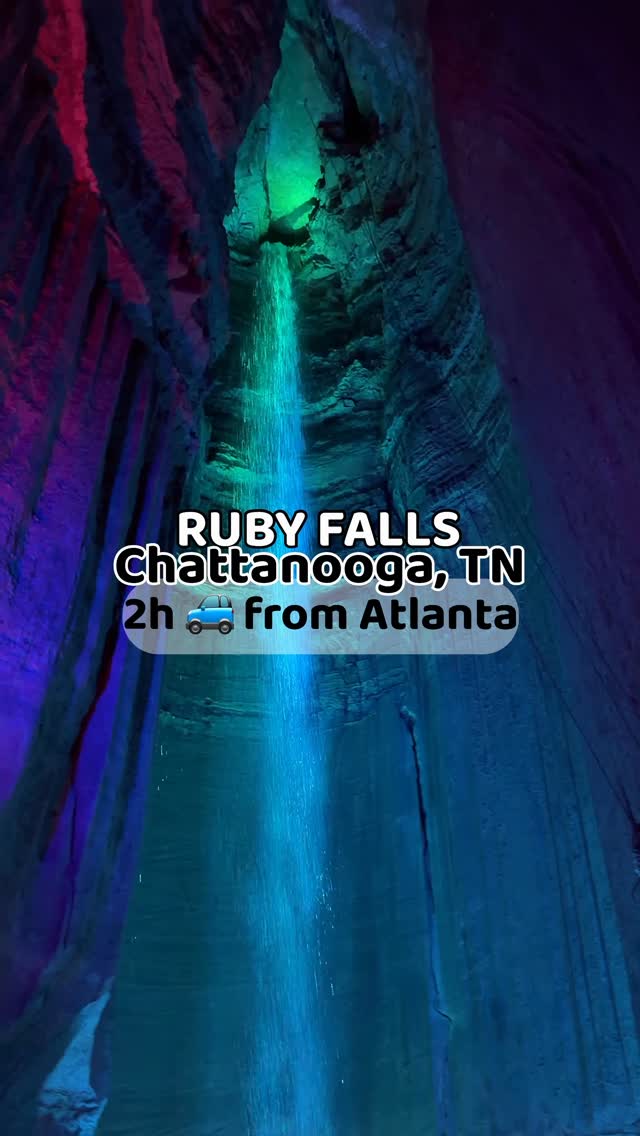 This glass-front elevator descends 260-feet deep within Lookout