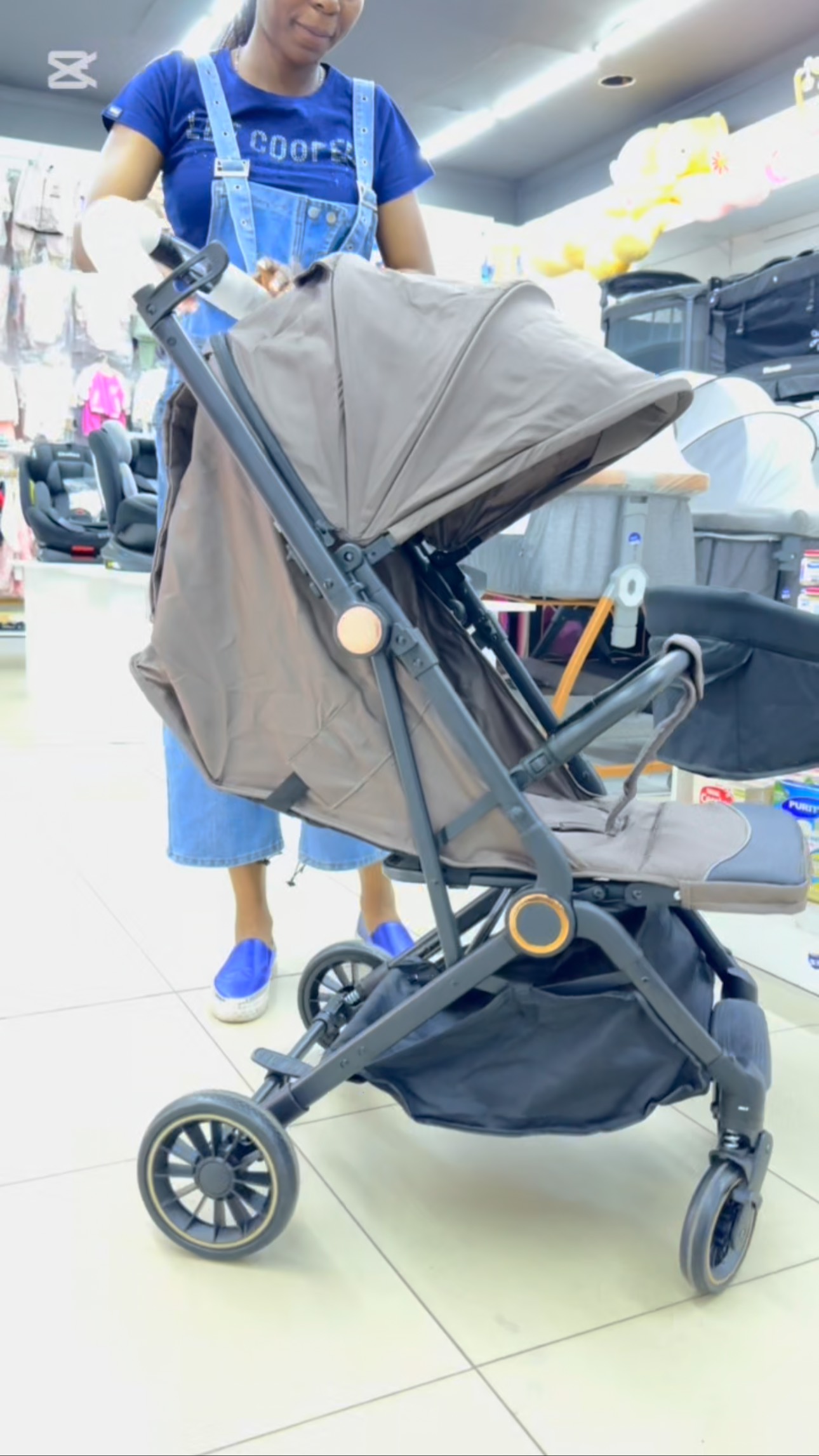 “Explore the world with ease! Introducing our new traveling stroller ...