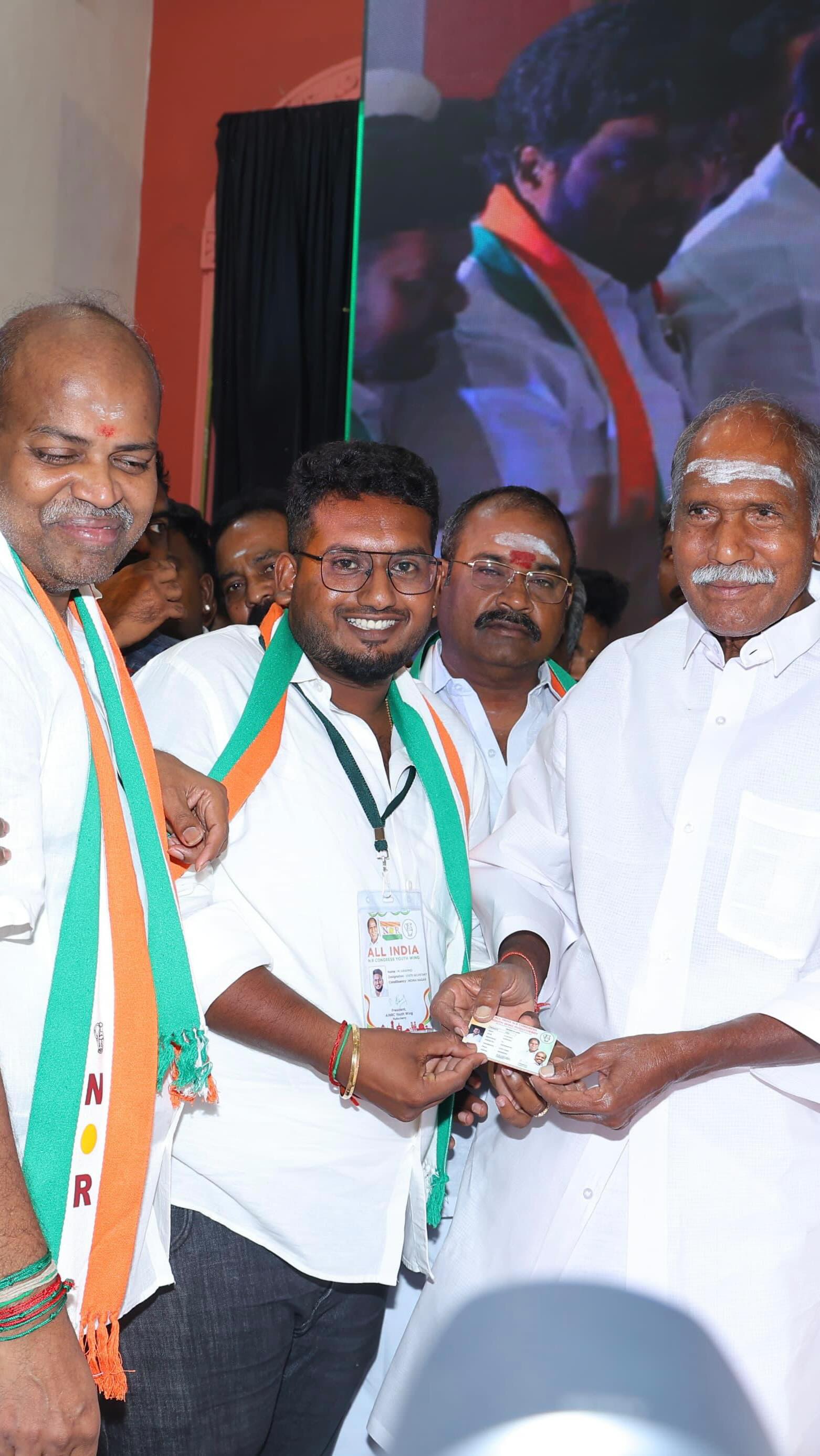 புதுச்சேரி அரசின் கல்வி மேம்பாட்டு திட்டத்தின் கீழ், அரசுப் பள்ளிகளில் ...