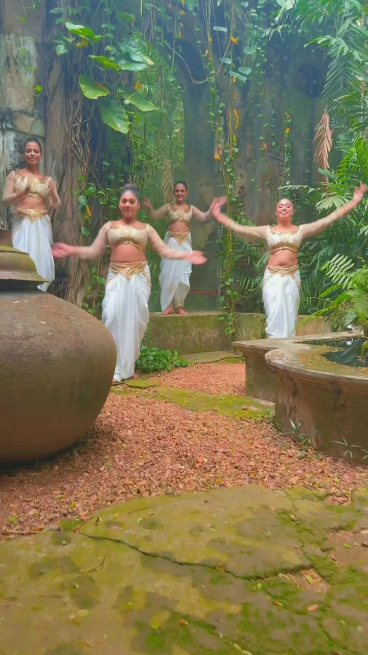 චන්ද්ර මෙන් කොකුම් පිනිදිය chanda men kokum pinidiya Vasana Dancing ...