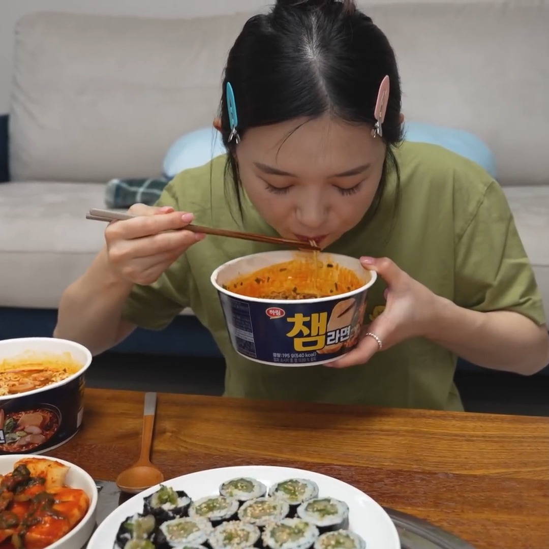 #hamzy #mukang #asmr #eating #mukbangshow | Gazals | Facebook