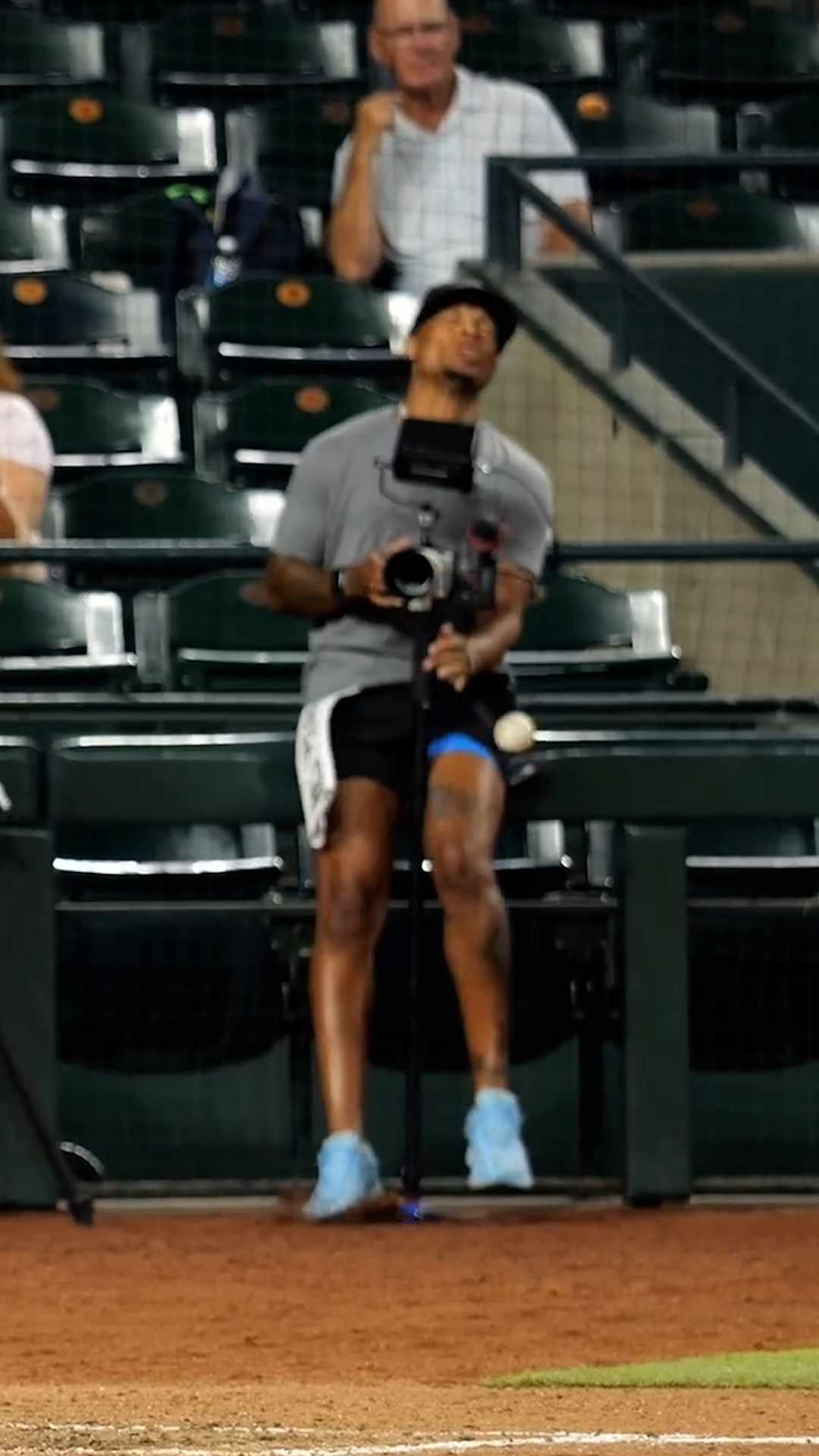 Being a camera operator at baseball games comes with risks 😫⚾️ | UNILAD ...