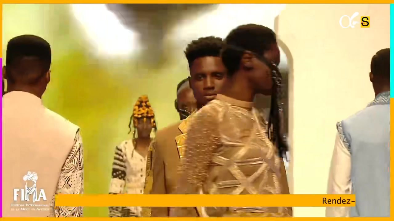 🇳🇪 Une ovation pour le Maître ! ALPHADI clôture son défilé avec ...