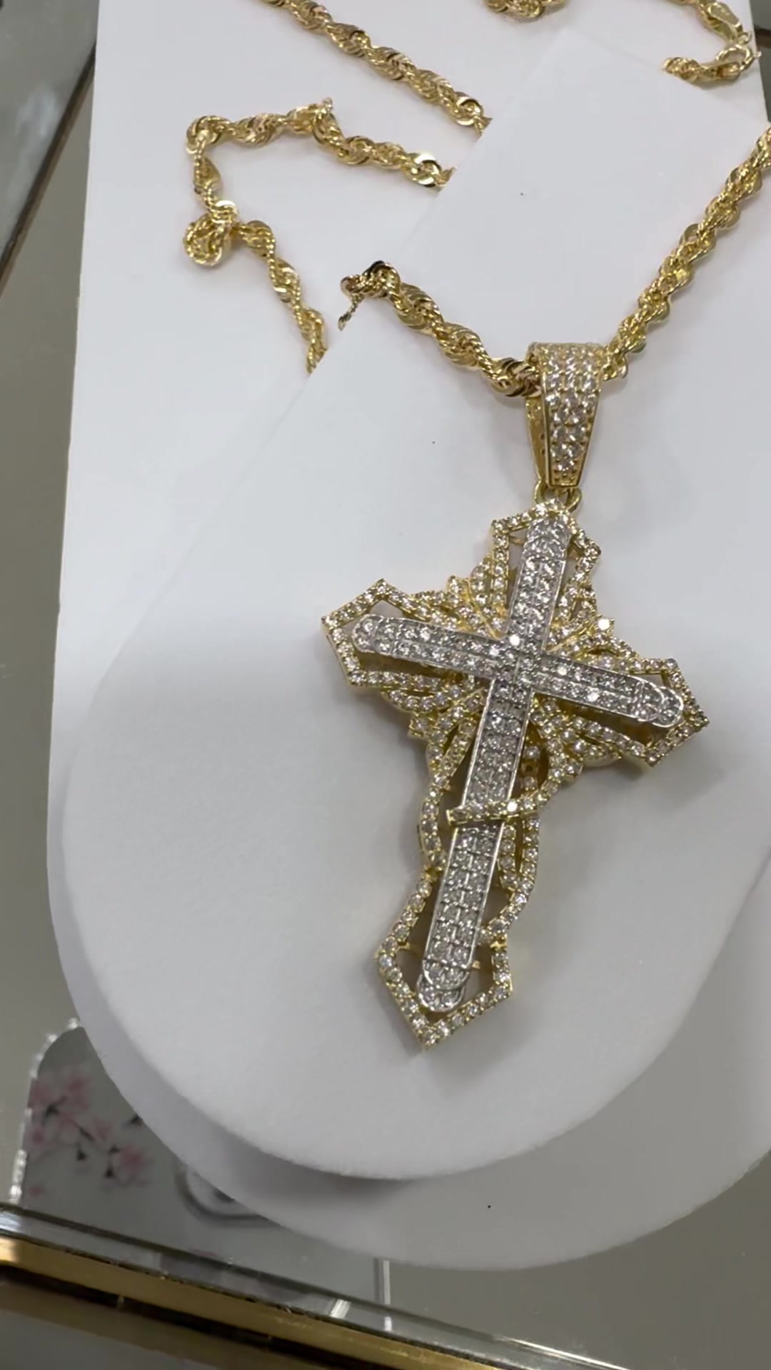 Ciondolo Croce con Zirconi naturali oro 18Kt - Barron Gioielli