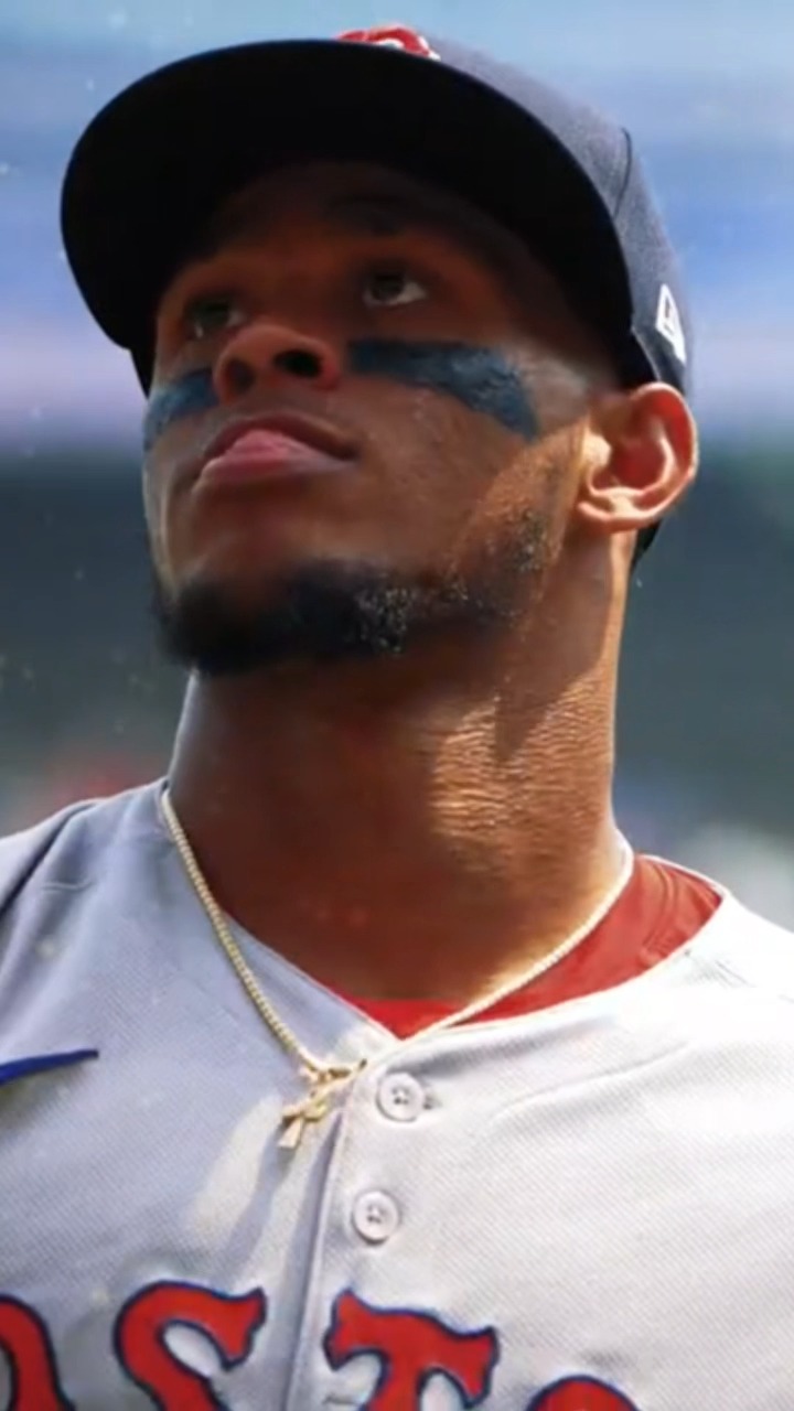 Ceddanne's bringing home his first career Gold Glove Award!