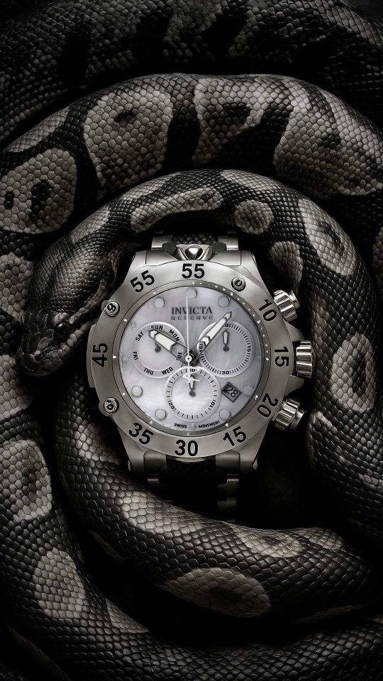 INVICTA RESERVE: VENOM COBRA Bold by design. The Venom Cobra 47156