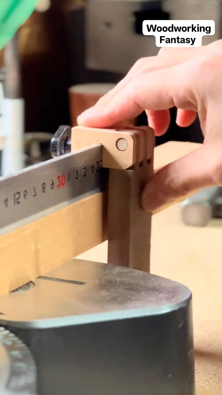 A Handy Jig with a Movable Joint #woodworking #DIY #asmr #joint #wood # ...