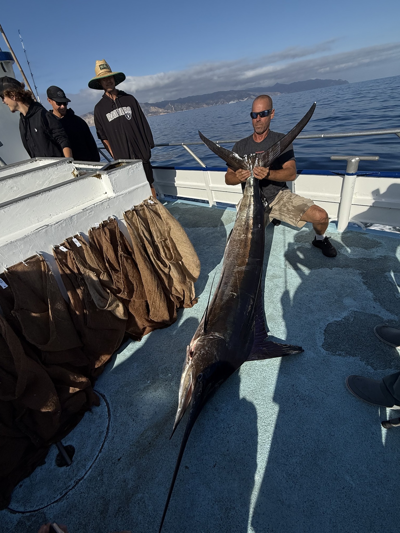 💥Marlin in Action!💥 Check out this incredible footage of a 140lb Marlin ...