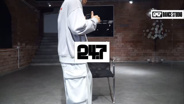 Một dancer, giáo viên không còn xa lạ với cộng động Hip Hop Việt Nam 🤟 ...