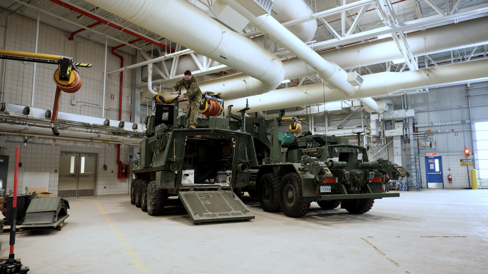 “No comms = no bombs” Watch as Cpl Norris gives a Bison Armoured ...