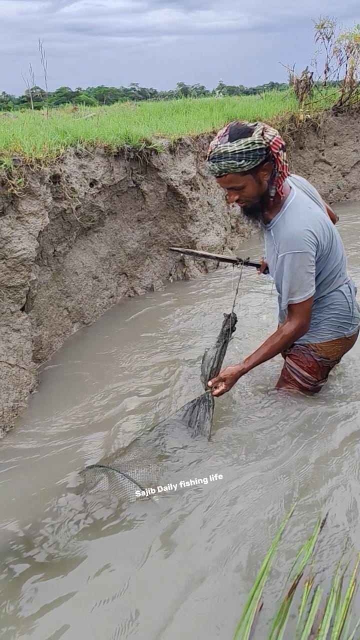 সারা চরের পানি নামার স্থা'নে চা