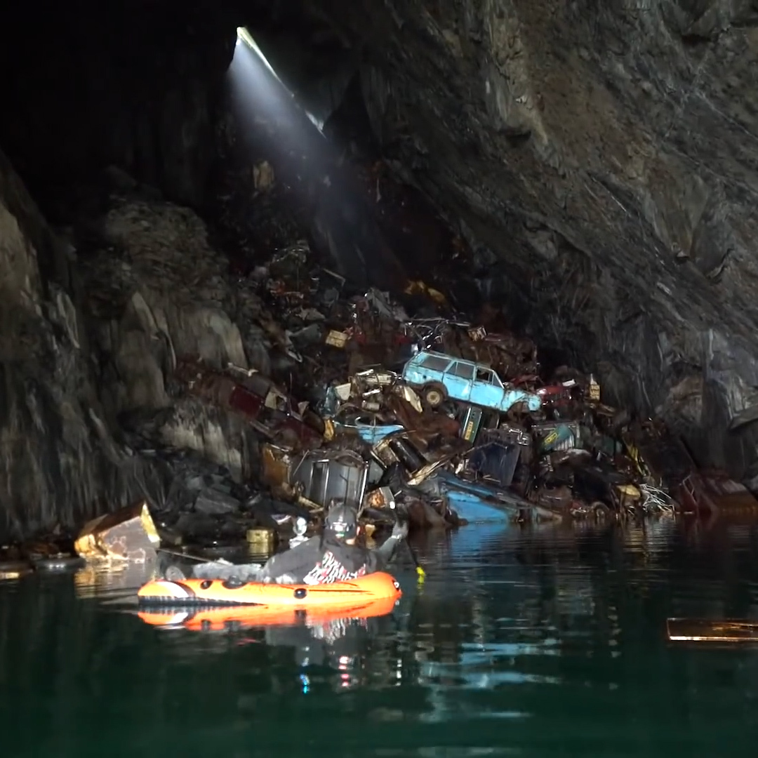An explorer stumbled across a tomb with thousands of abandoned cars in ...