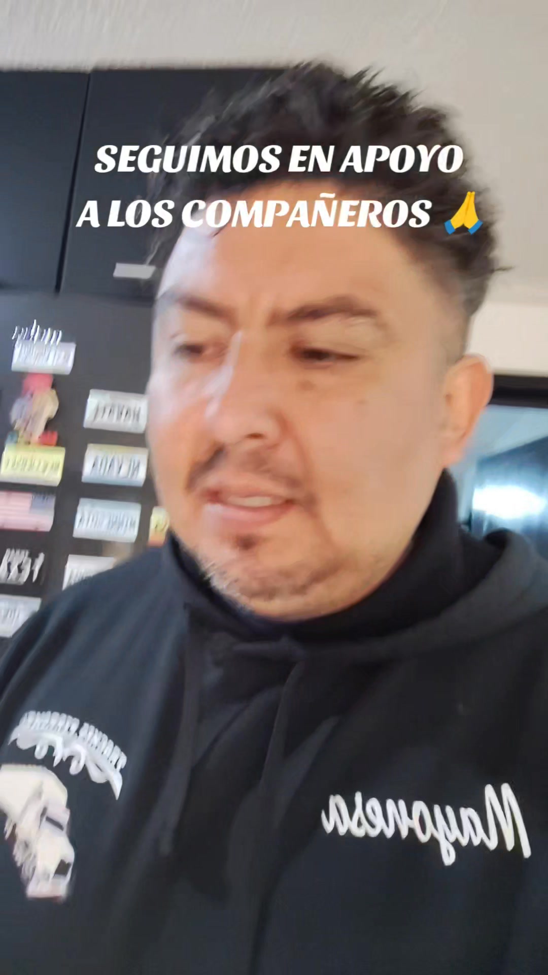 Seguimos firmes con la banda que está parada en la fila si pueden ...