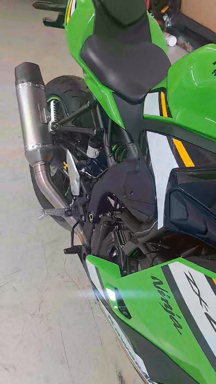 Kawasaki ZX-4RR equipped with the Arrow Kit Competition | Ruben