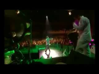 Cheb Mami rend hommage à cheb Hasni "Mazal souvenir" | الله يرحمك ...