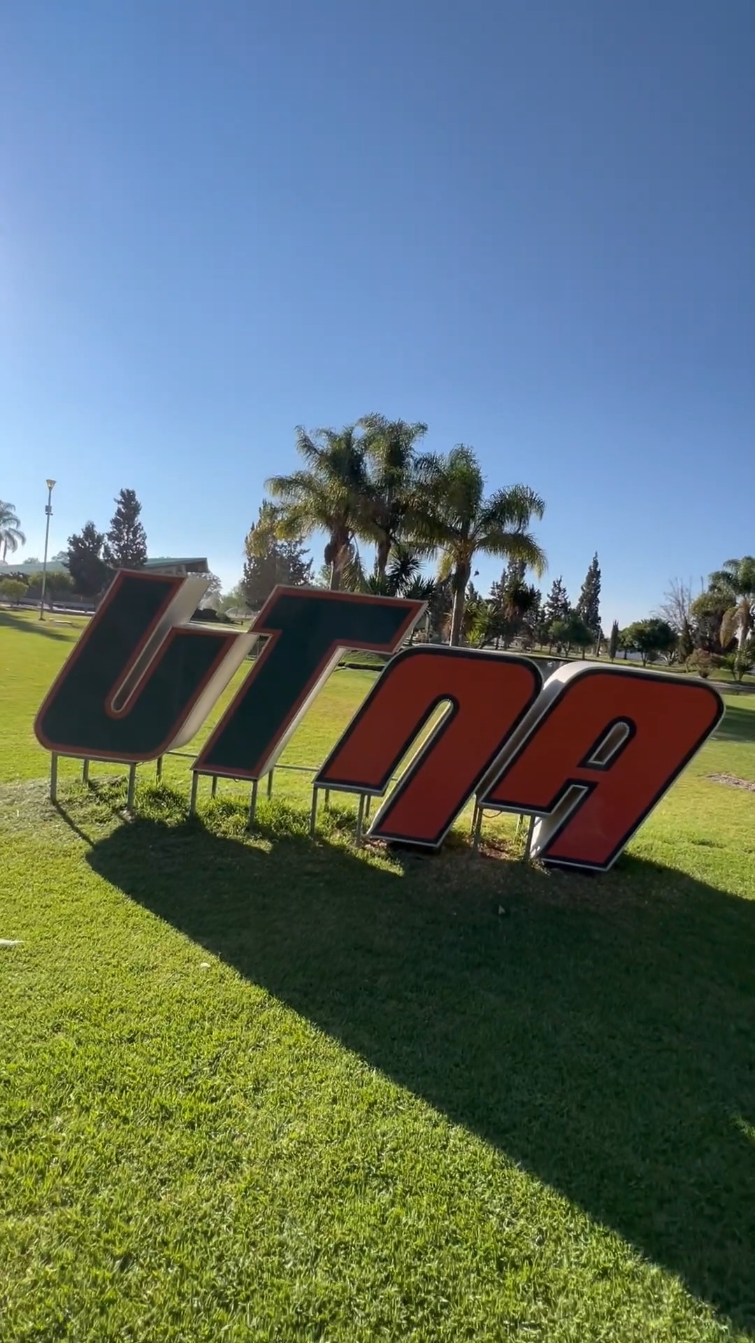Ya los pasillos de nuestro campus se ven vacíos 😟, pero nos da gusto 🤣 ...