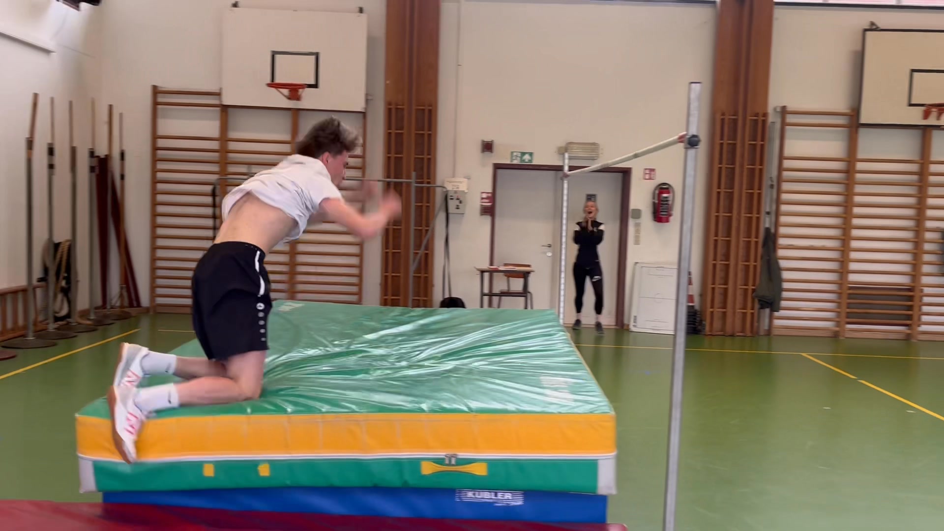 In 2018 sprong Mathieu Demeulenaere 1m83 hoog! Jerben Clabeau (4SPW ...