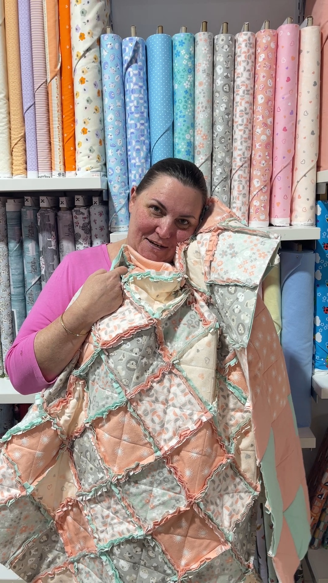 👀WHAT'S UP WEDNESDAY 👀 Check out this stunning raggy quilt made using ...