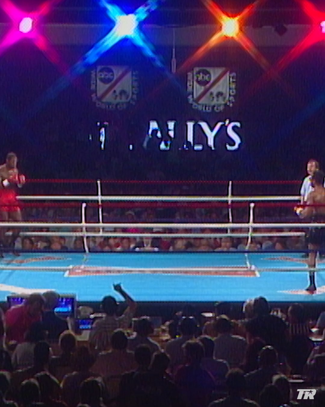 Timber! Filipino Fighter Lays Opponent Out | Filipino people | The way ...