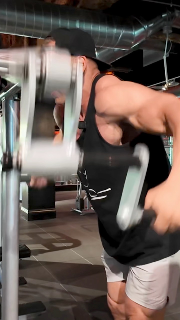Standing Machine Fly for Chest Isolation. #bodybuilding | Jay Cutler