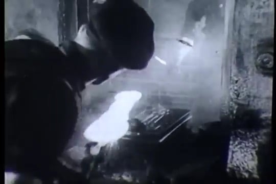 A clip showing components of the Rolls-Royce Merlin V12 aero engine ...