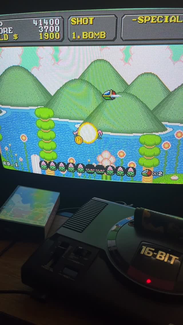 Super Fantasy Zone CRT footage- loved this little shooter at the