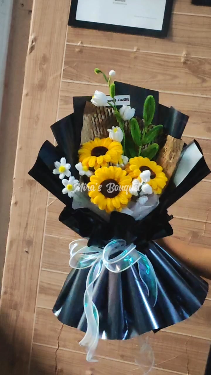 mirasol in black wrapper 🌻🖤 #mirasbouquet #fuzzywireflowers # ...