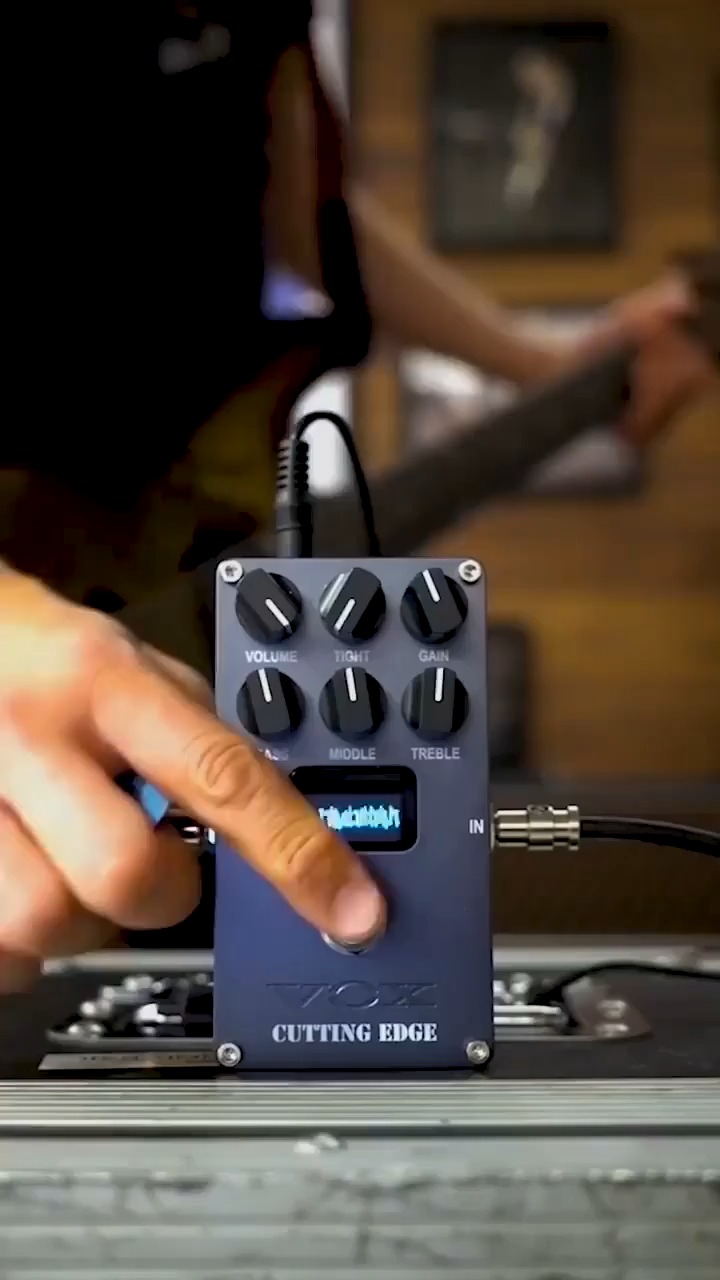 Modern metal tones with real valve attitude 🤘 The Vox VE-CE