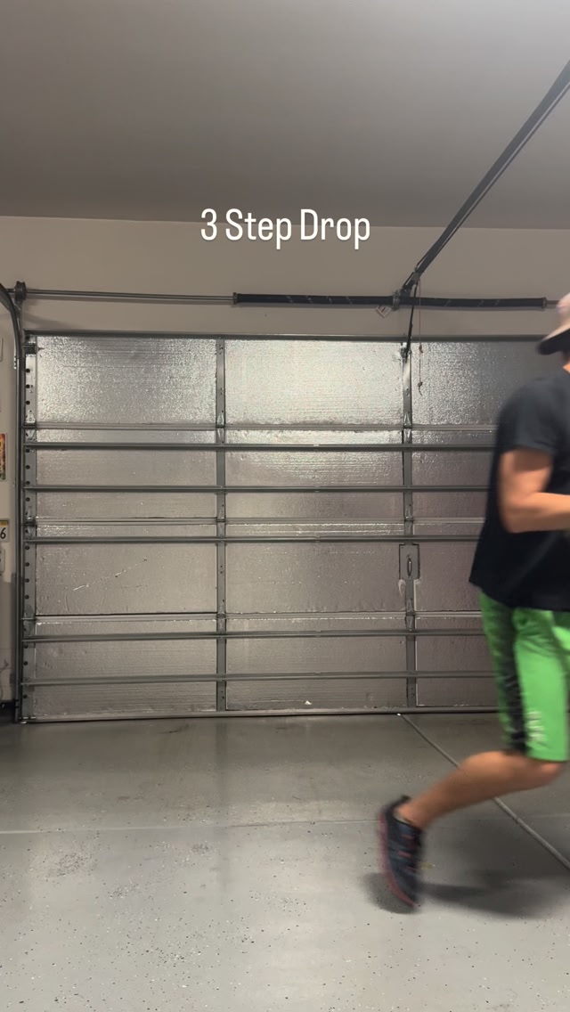 A continuation of our athletic throwing series. An old school QB 3 step ...