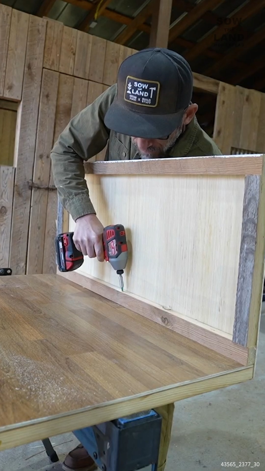 Building a DIY Chicken Brooder #FarmLife #Farming #Farmers #Chickens ...