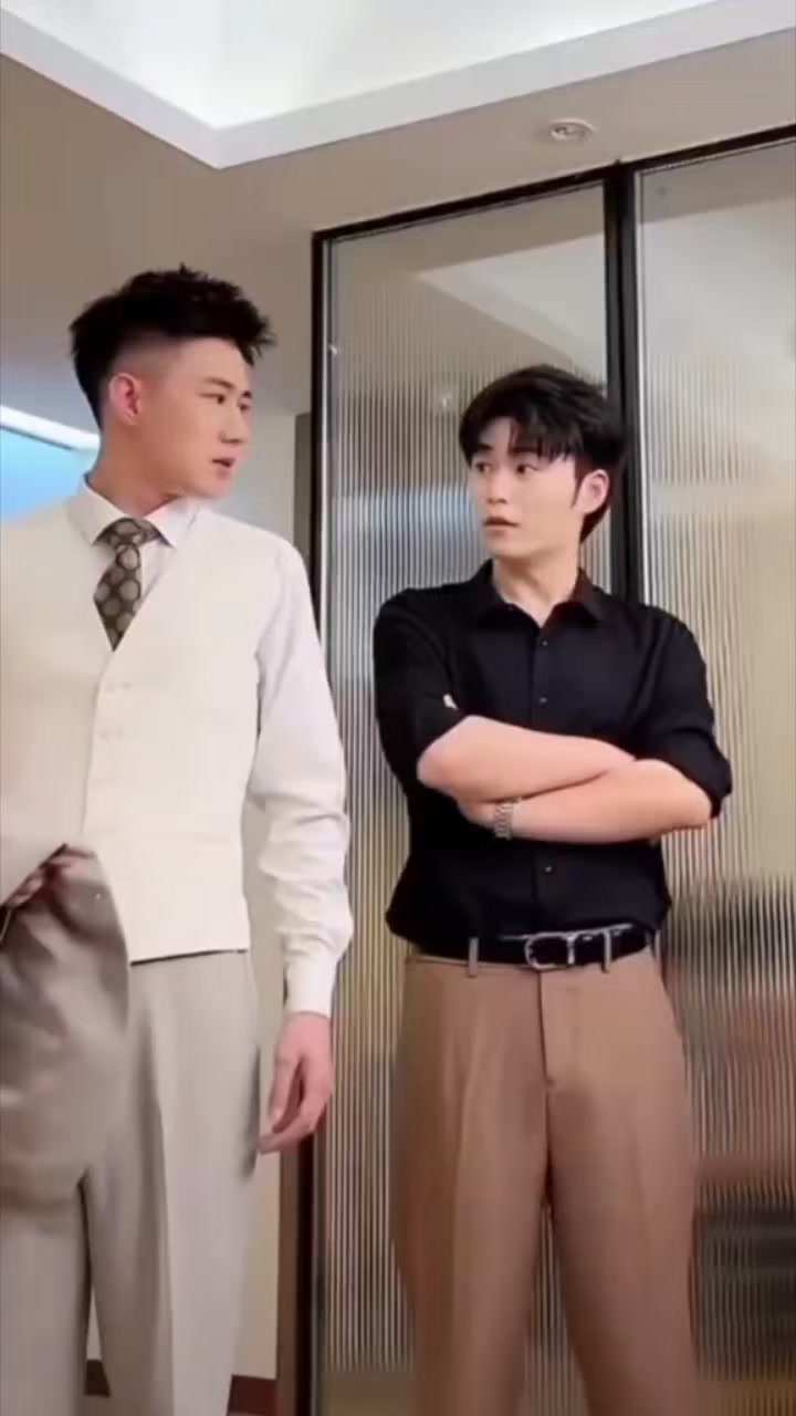 这不是第一版，但每一版我都很喜欢 #黄文博 | 黄文博 短剧演员 | Facebook
