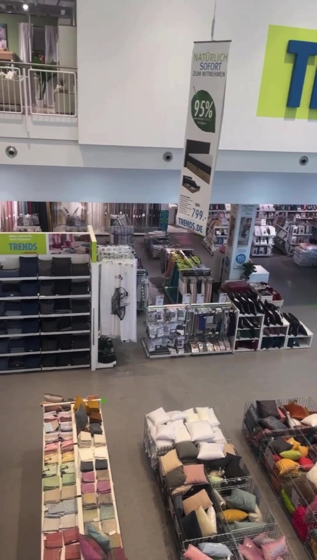 Eure TRENDS Filiale in Leverkusen.📍Es warten 100.000 kreative Wohnideen auf Euch, die Ihr fast alle sofort mitnehmen könnt. 🛍 Kommt gerne vorbei für ein inspirierendes Einkaufserlebnis. 😍💙 | TRENDS