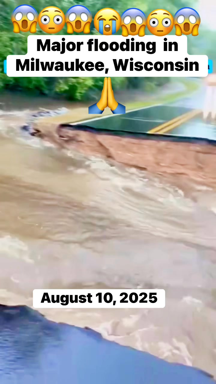 Flash flooding hits Milwaukee , Wisconsin 😱😱🙏🙏😭 #flashflood # ...