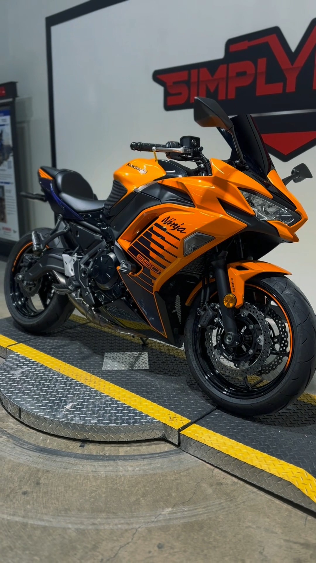 Meet the 2025 Kawasaki Ninja 650 ABS — the perfect balance of