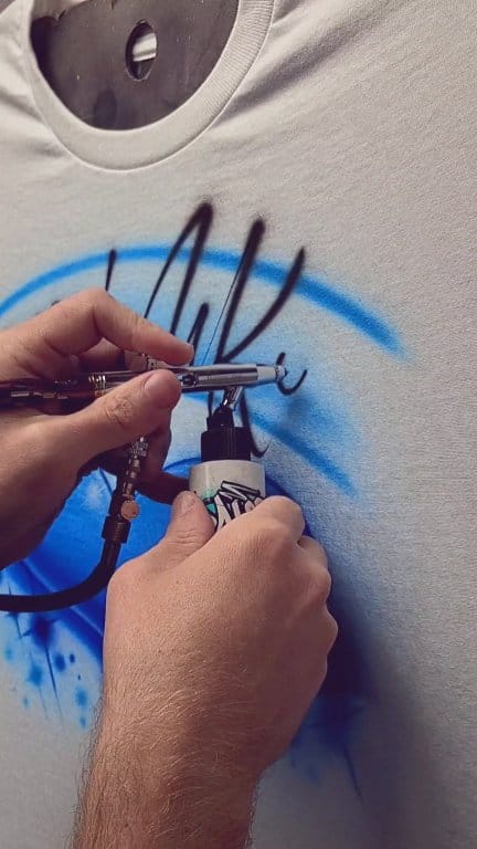 I love painting simple script lettering designs 💙 #airbrush #lettering ...