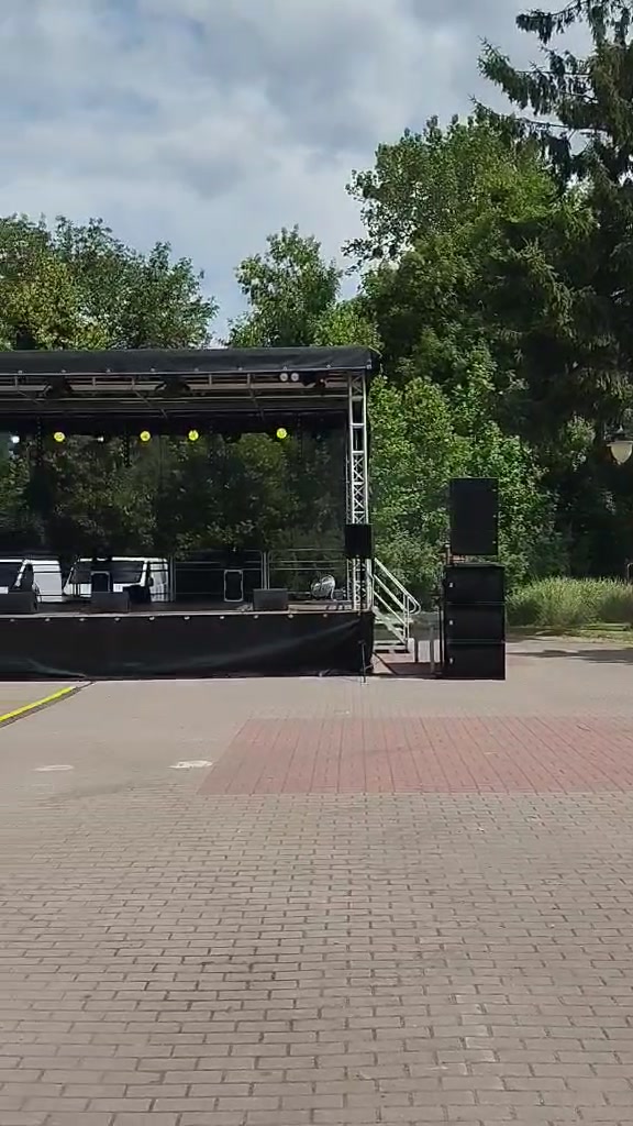 scena-ju-gotowa-czas-na-koncert-zapraszamy-wszystkich-fan-w