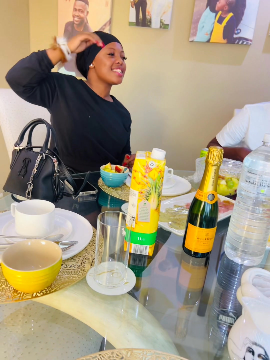 Our weekend visitors 🙏🏻🙏🏻🙏🏻 who came with a business proposal…. Asefuna ...