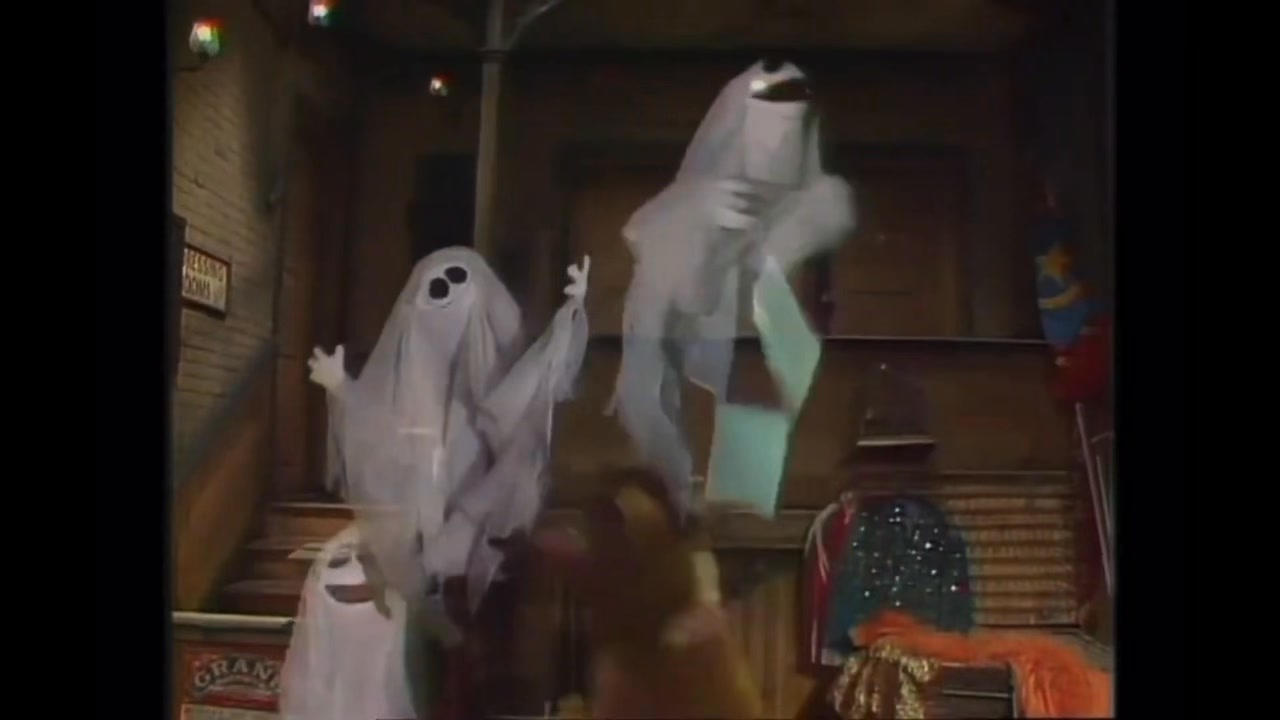 This gives new meaning to the phrase “getting ghosted” 👻 | Muppet ...