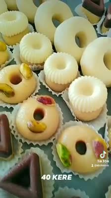 7lou_louz #made_with_love💜 #humyyyyyyy😋 #home_bakery ...