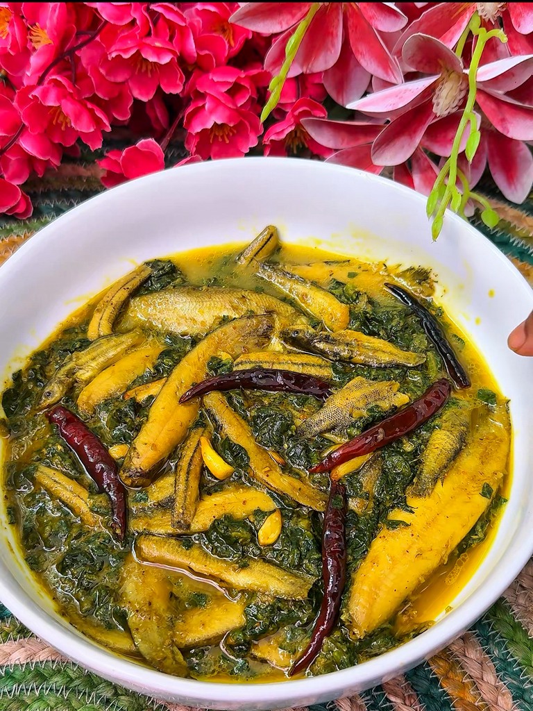  Foto zu দেশী বিলের মাছ দিয়ে শীতকালীন মাছের ঝোল🤤নতুন রাধুনীগের জন্নি সেই টেস্ট😋 