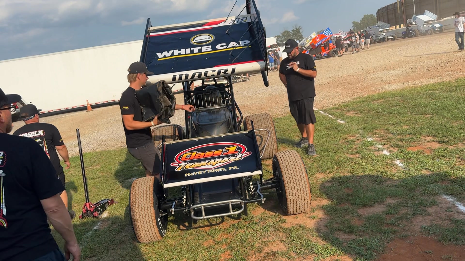 The 𝐊𝐢𝐧𝐠 brings you Engine Heat 🔥 | World of Outlaws Sprint Car Series ...