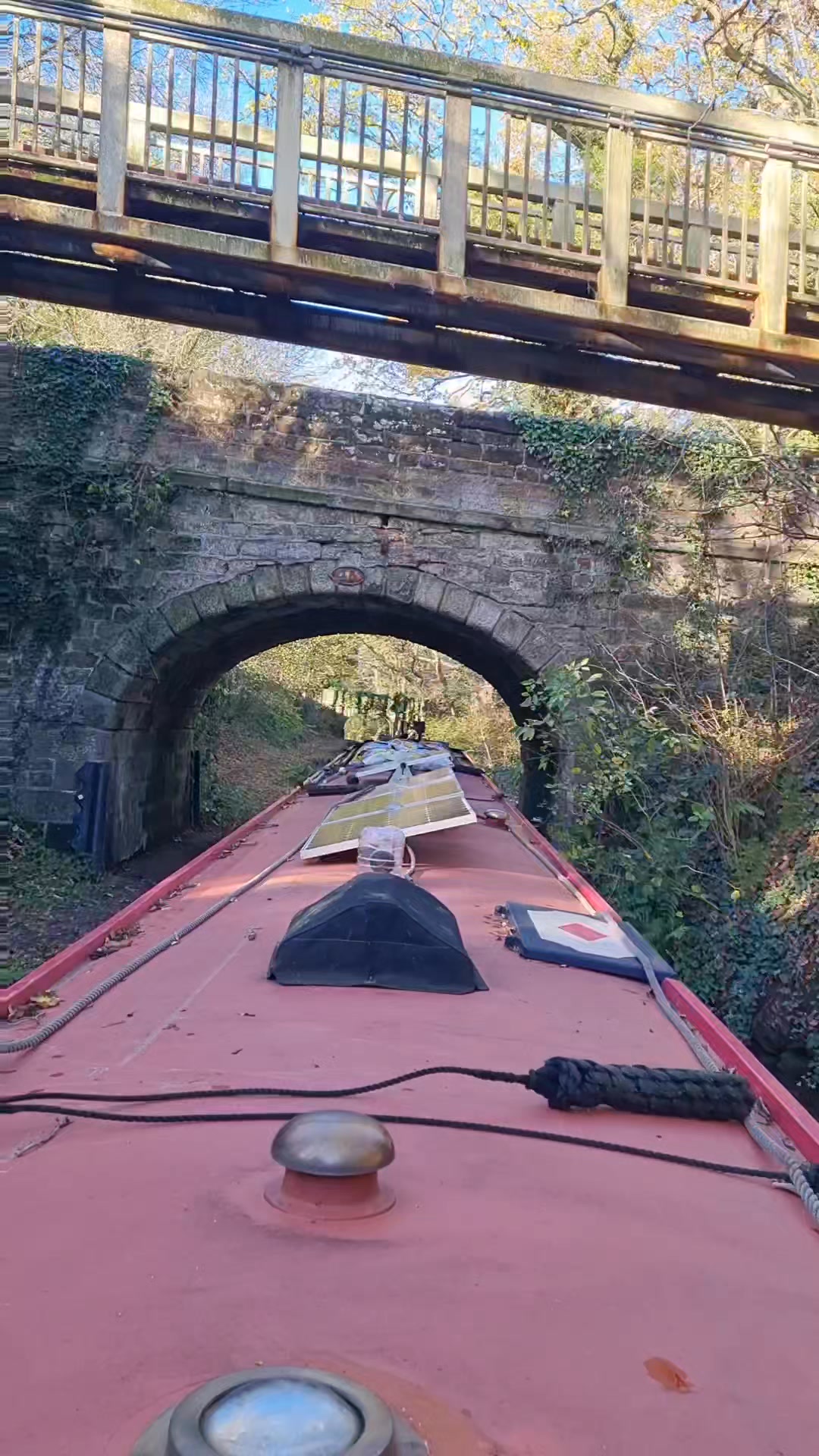 A little bit of on route, it's beautiful out here 🙂 #narrowboat #canal ...