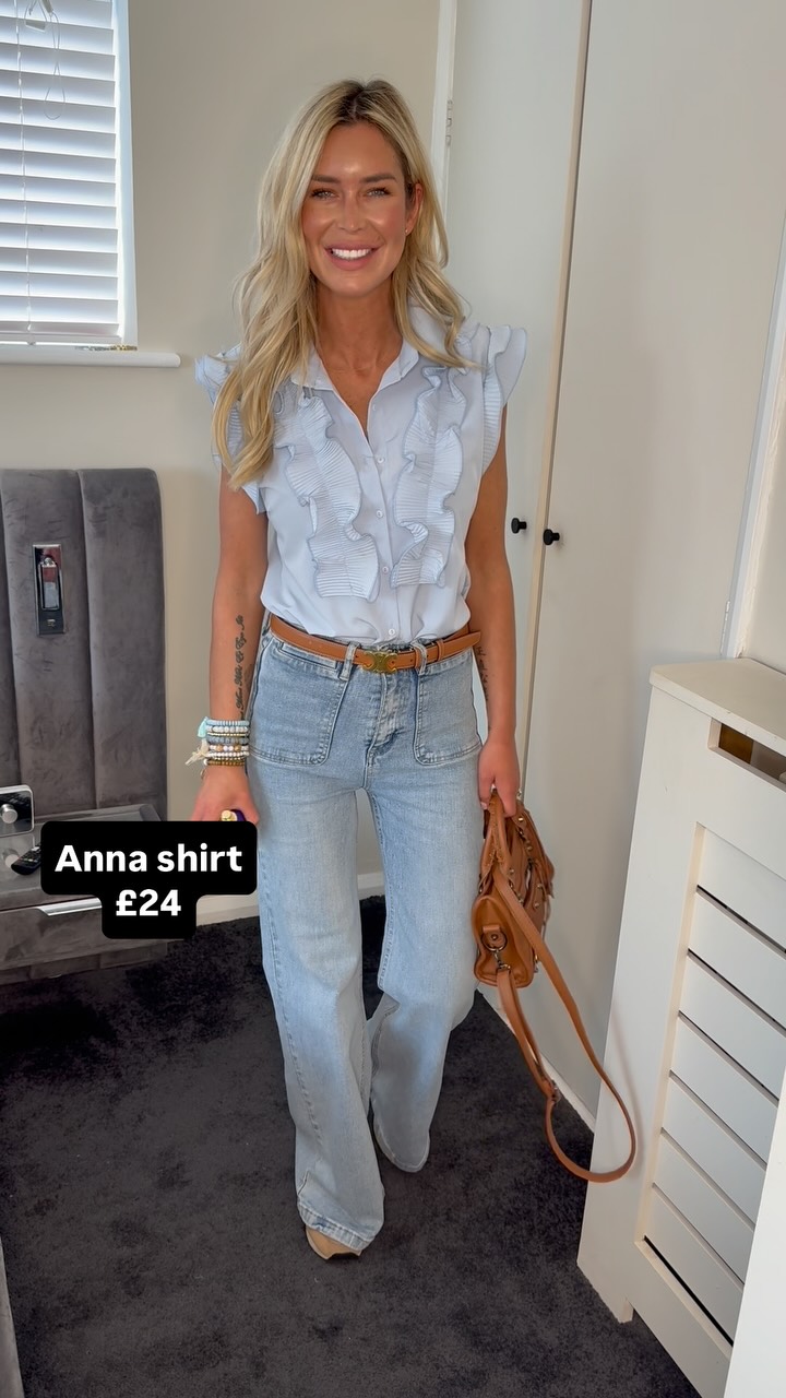 ANNA shirt restocked 💙🙌 £24 available also in pink Love this outfit so ...