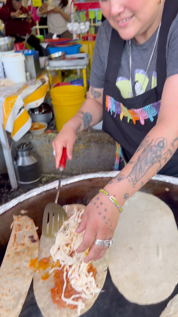 Así de gigantes las quesadillas con Frida en la merced #quesadillas # ...