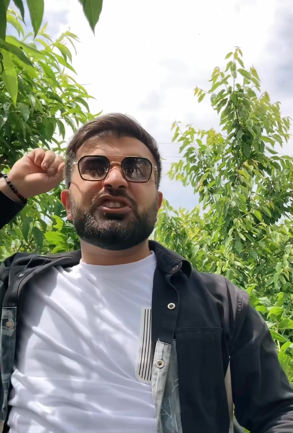 ჩემთვის გამორჩეული სიმღერა თბილი და ტკბილი რომელიც გულში და სულში ...