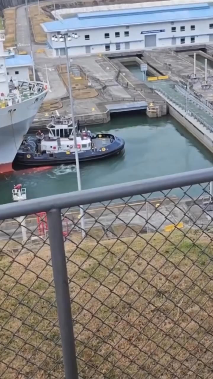 OOCL Utah near-collision with a Panama... - Seaman Worldwide | Facebook