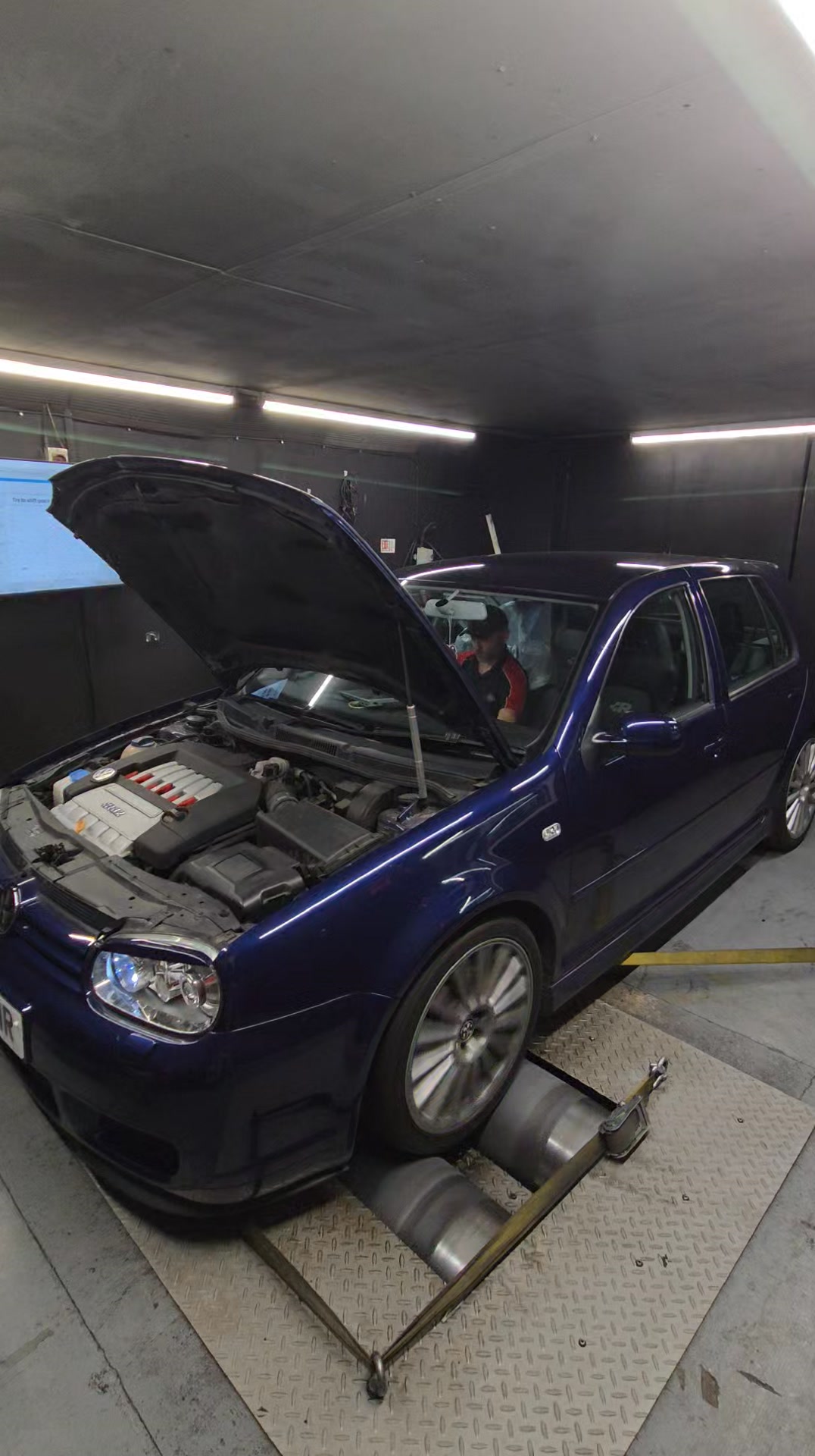 The Monday sound track... Mk4 R32 with a Miltek cat back system. | R ...