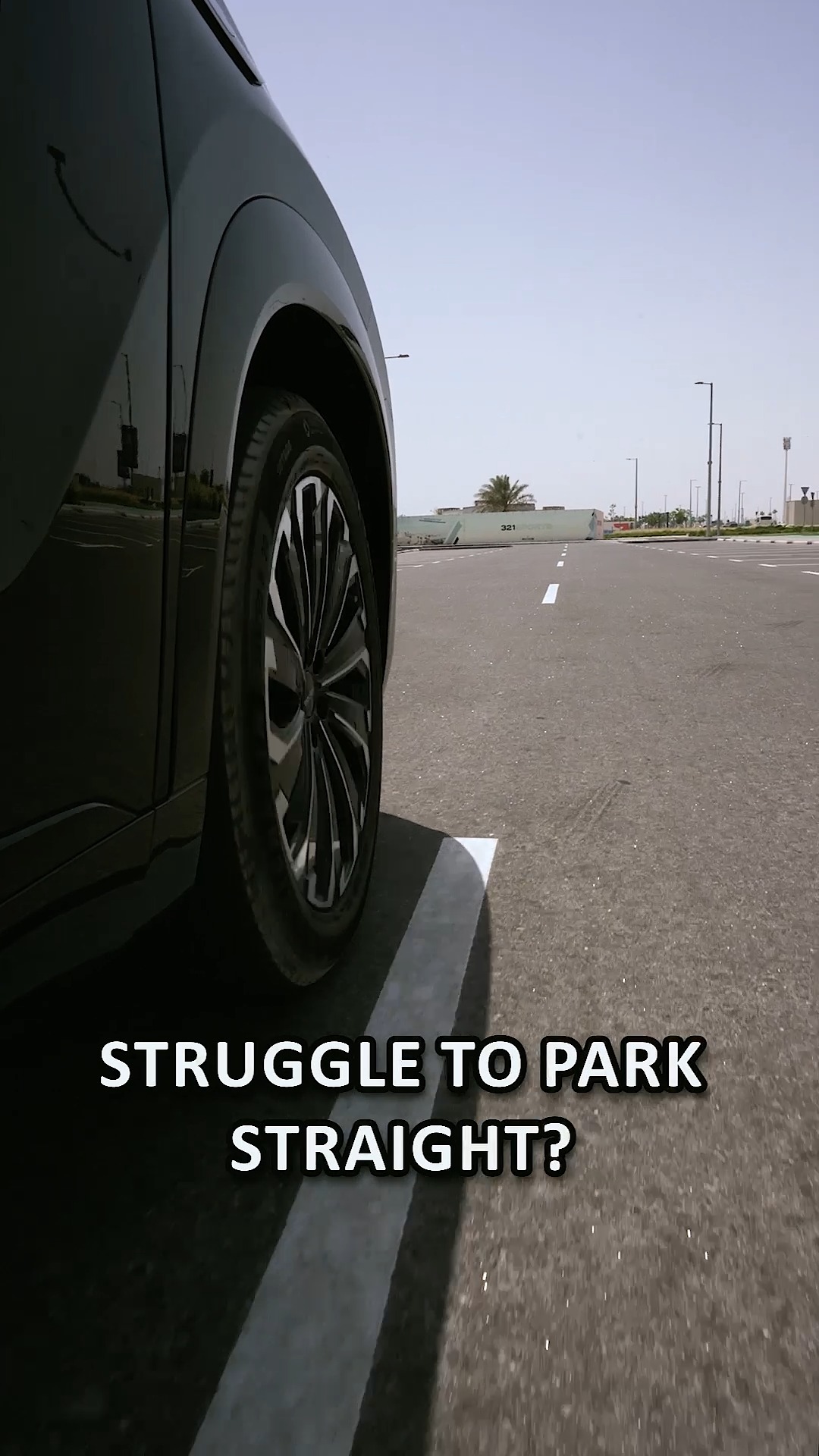 Tight spot? No problem. The Jaecoo J8's 540° view makes parking